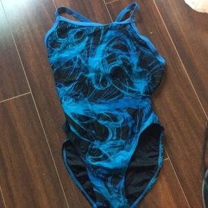 One piece swim suit